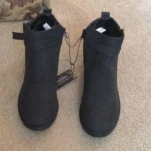 Via Rosa Ankle Boots NWT